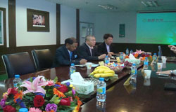 美國客戶來我公司商務(wù)洽談